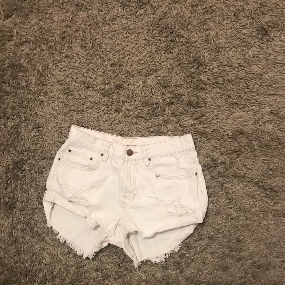 White distressed cutoff shorts
